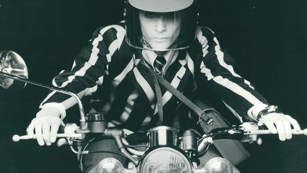 Photo Archiv Schweitzer: Frontalansicht Motorradfahrer