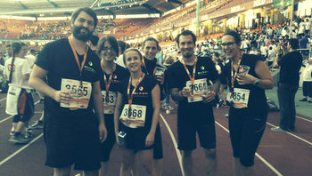 Bloom B2Run-Team aus Nürnberg mit Medaillen