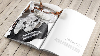 PR-Lookbook Frühling/Sommer aufgeschlagen