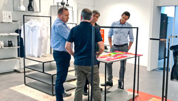 Workshop-Team in Diskussions-Runde