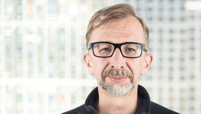 Steff Neukam vor Bloom Dia-Wand