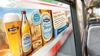 Tucher Reklame im Bus als Mega Light Board