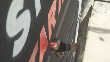 Detailansicht: Paul Azaceta beim Sprayen