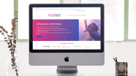 PC mit machtdigital page in Homeoffice Area