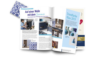 Blick in den Magalog- Thema Trendfarbe blau