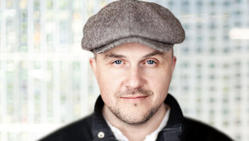 Holger Wiesenfarth vor Bloom Diawand in München