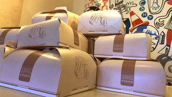 Geschenkschachteln übereinander vom "ANNA Kaffee"