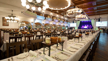 Festtafel "Pack ma's!" im Löwenbräukeller