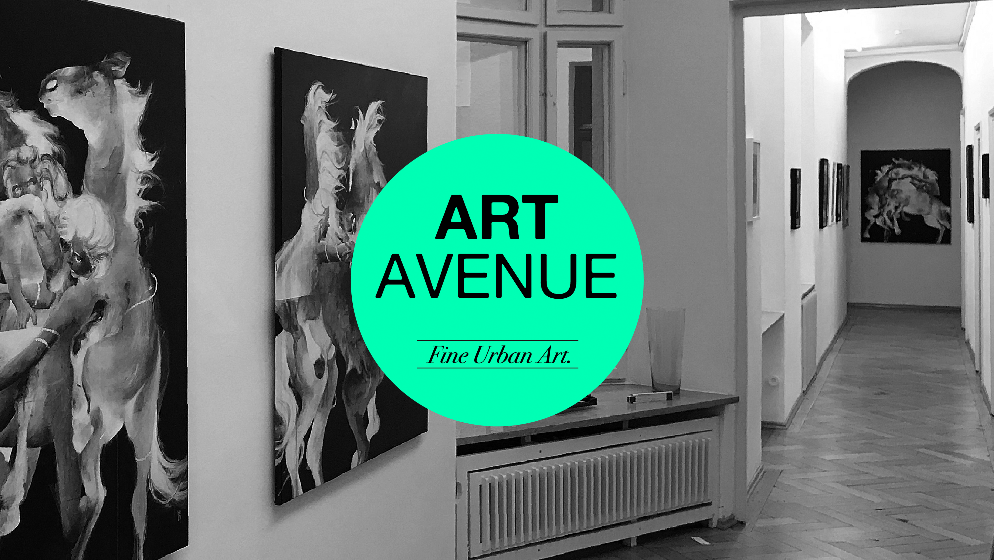 Logo Art Avenue. Im Hintergrund Foyer von Bloom München