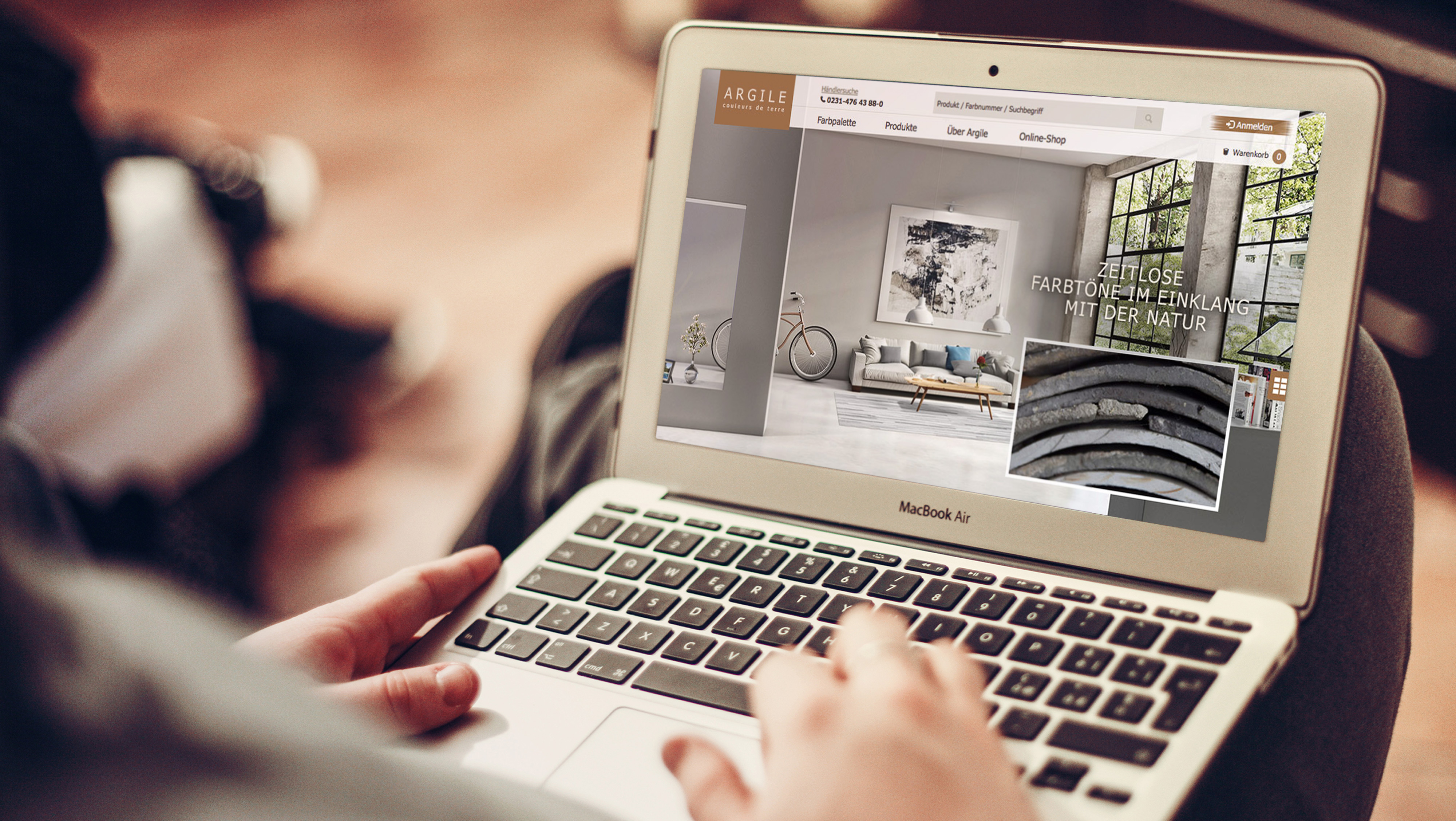 Laptop mit Ansicht der Argile-Website